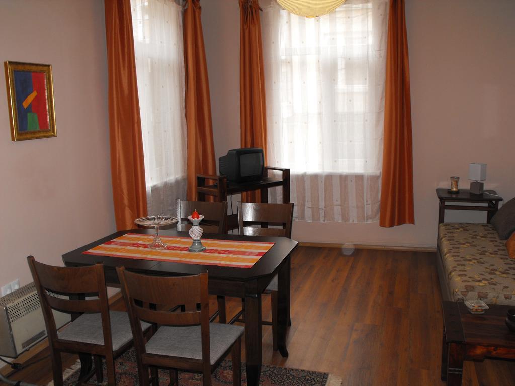 Appartamento Julia Garden Burgas Esterno foto
